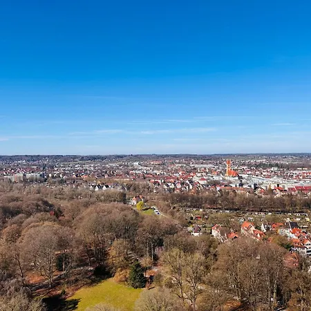 Skyline- 2 Zimmer-apartment, Balkon, Messe & Bahnhof Nah Apartment Augsburg